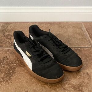 Puma Men's Black and White Sneakers with Brown Sole